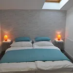 Isabella 3*
